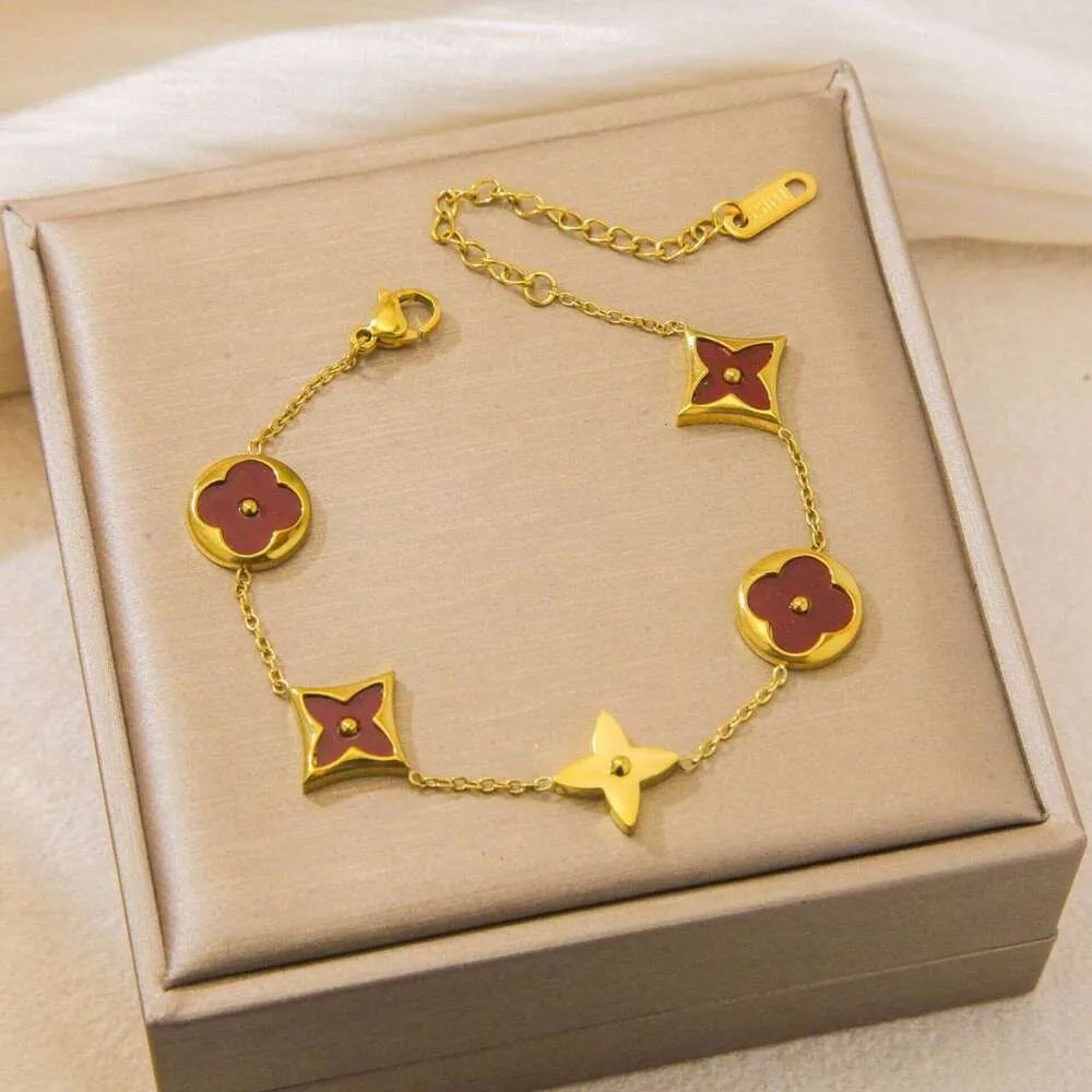 Clover Charm Bracelet Burgundy